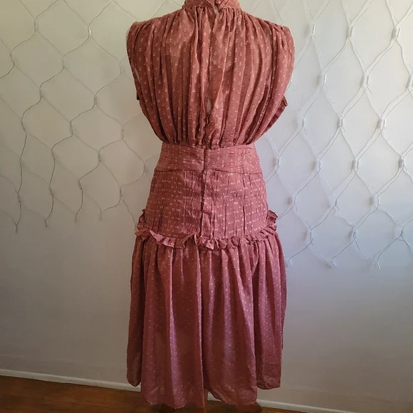 Boohoo Occasion Swiss Dot Gathered Dress / Dusky Rose / US Size 6 - Picture 8 of 10